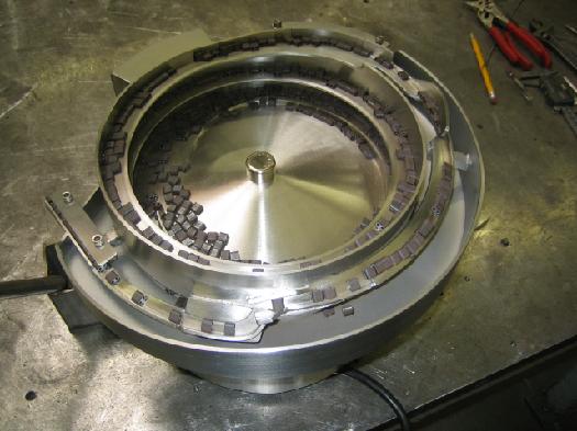 vibratory feeder for plastics